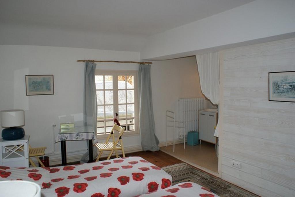 Bed and Breakfast Les Longchamps Neuillé Pokoj fotografie