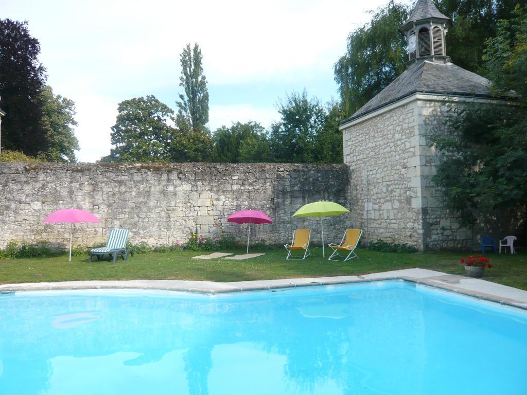 Bed and Breakfast Les Longchamps Neuillé Exteriér fotografie