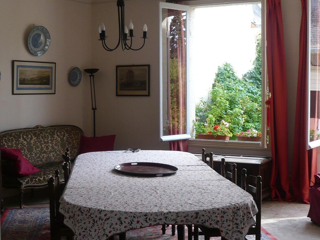 Bed and Breakfast Les Longchamps Neuillé Exteriér fotografie