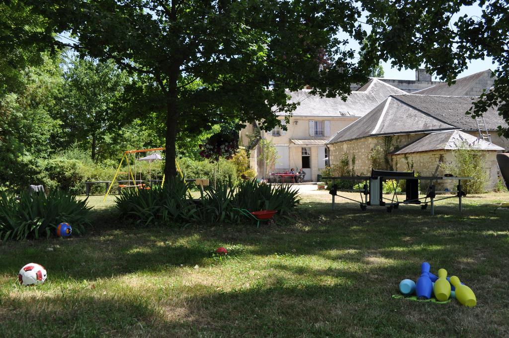 Bed and Breakfast Les Longchamps Neuillé Exteriér fotografie
