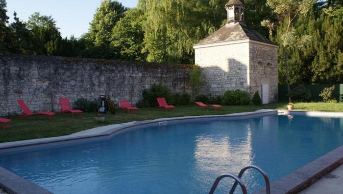 Bed and Breakfast Les Longchamps Neuillé Exteriér fotografie